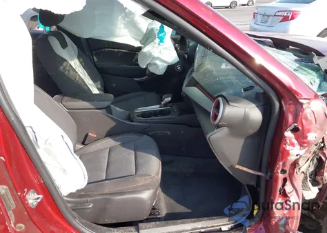 2024 Chevrolet Trax Fwd 1Rs z USA, uszkodzony, nr VIN KL77LGE22RC199019